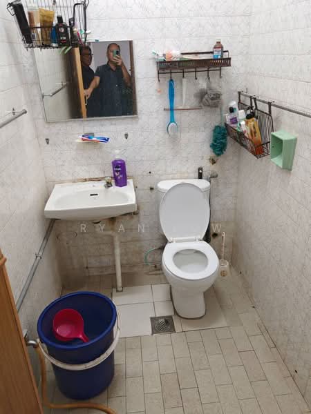 Rumah Teres 2 Tingkat untuk Dijual di Taman Maluri (Cheras) - Ryan Low - Bathroom - PropertyGuru.com.my