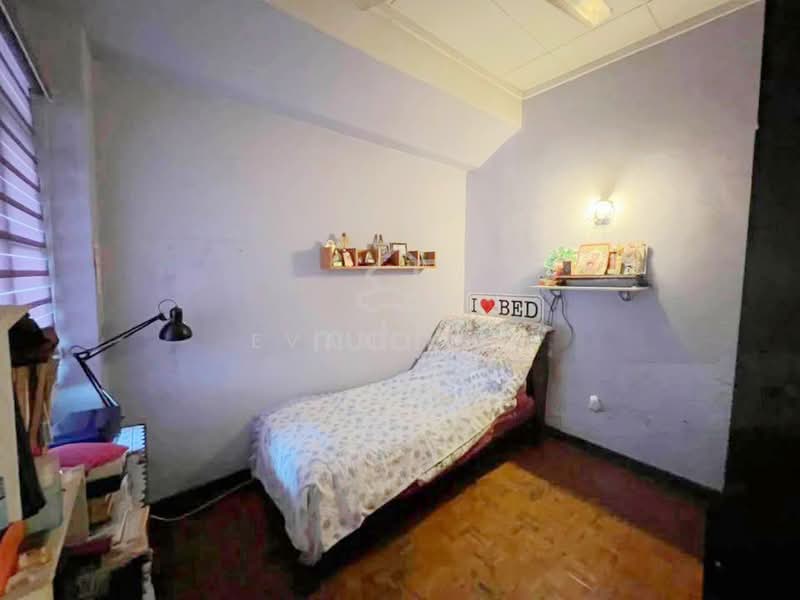 2-storey Terraced House for Sale in Bandar Kinrara Seksyen 2 (Bandar Kinrara) - Evan Goh - Bedroom - PropertyGuru.com.my