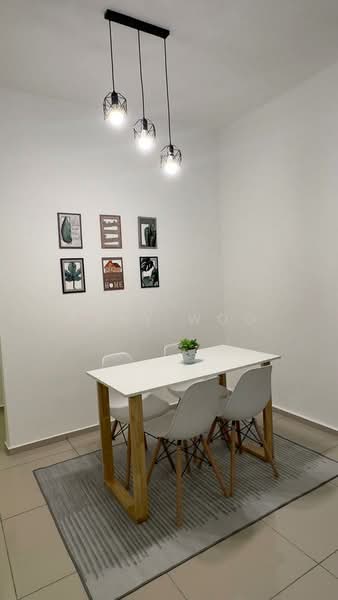 Servis Apartment untuk Disewa di The Tresor @ Gravit8 - Abby Woo - Dining Room - PropertyGuru.com.my
