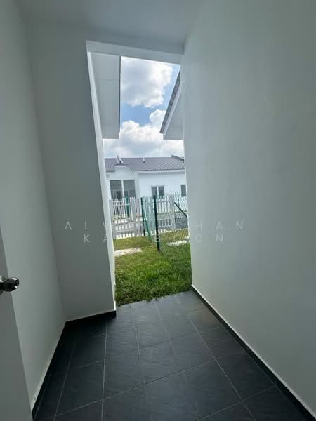 Rumah Teres 1 Tingkat untuk Dijual di Kampung Baru Ayer Keroh (Bukit Baru) - Alvin Chan Kai Boon - Exterior - PropertyGuru.com.my