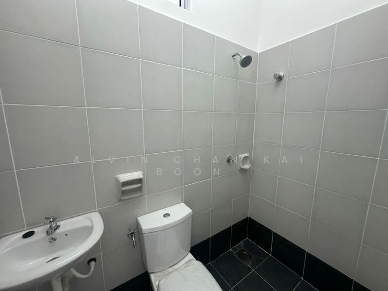 Rumah Teres 1 Tingkat untuk Dijual di Kampung Baru Ayer Keroh (Bukit Baru) - Alvin Chan Kai Boon - Bathroom - PropertyGuru.com.my