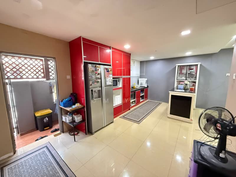 Rumah Teres 2 Tingkat untuk Dijual di Subang Bestari (Shah Alam) - Tom Yip - Kitchen - PropertyGuru.com.my