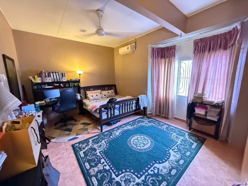 Rumah Teres 2 Tingkat untuk Dijual di Subang Bestari (Shah Alam) - Tom Yip - Bedroom - PropertyGuru.com.my