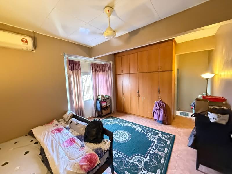 Rumah Teres 2 Tingkat untuk Dijual di Subang Bestari (Shah Alam) - Tom Yip - Bedroom - PropertyGuru.com.my