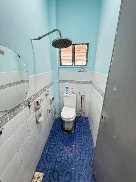 Rumah Teres 2 Tingkat untuk Dijual di Subang Bestari (Shah Alam) - Tom Yip - Bathroom - PropertyGuru.com.my