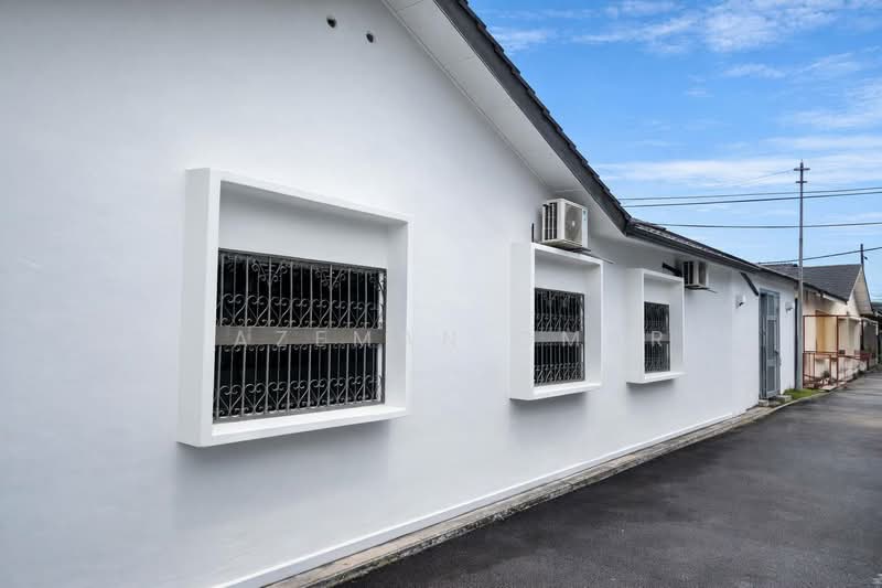 1-storey Terraced House for Sale in Taman Ehsan (Kepong) - Hazeman Omar - Exterior - PropertyGuru.com.my