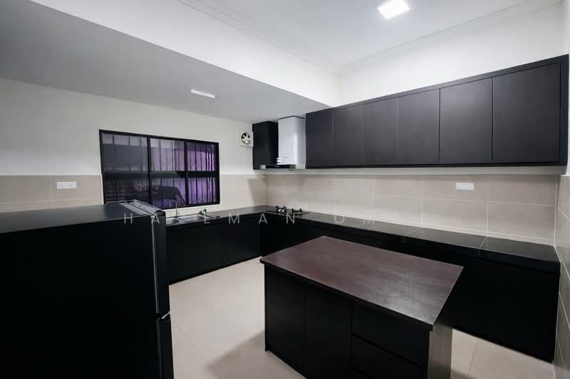 1-storey Terraced House for Sale in Taman Ehsan (Kepong) - Hazeman Omar - Kitchen - PropertyGuru.com.my