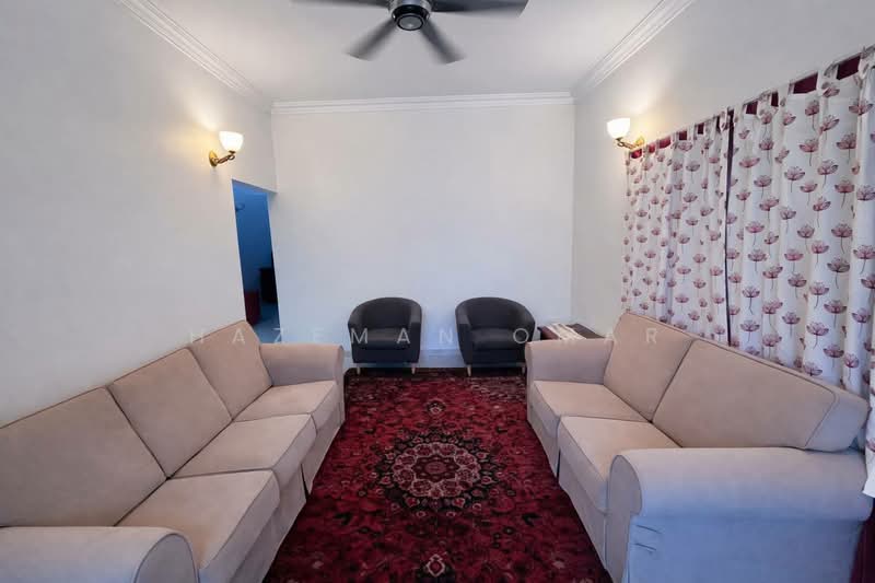 1-storey Terraced House for Sale in Taman Ehsan (Kepong) - Hazeman Omar - Living Room - PropertyGuru.com.my