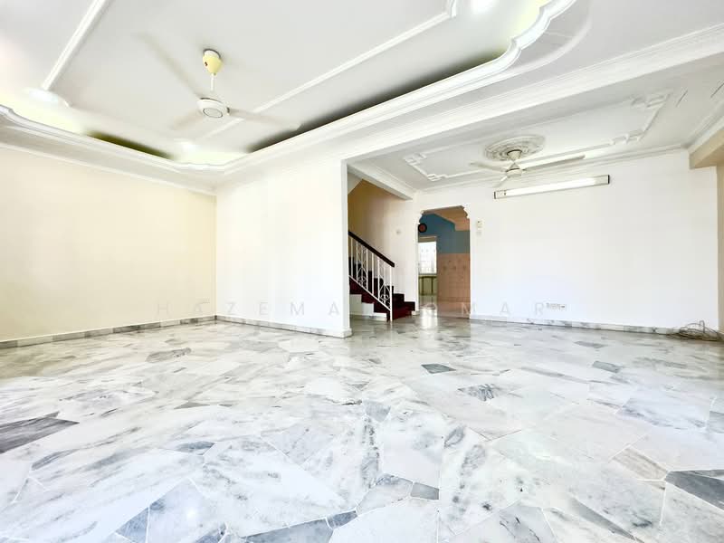 Rumah Teres 2 Tingkat untuk Dijual di Subang Jaya (Selangor) - Hazeman Omar - Living Room - PropertyGuru.com.my