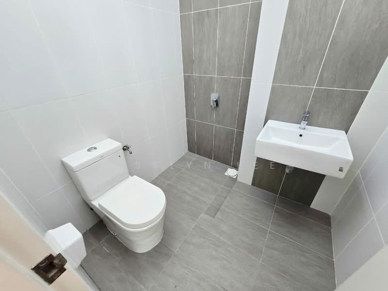 Rumah Berkembar untuk Dijual di Eco Majestic (Semenyih) - Jesslyn Lee - Bathroom - PropertyGuru.com.my