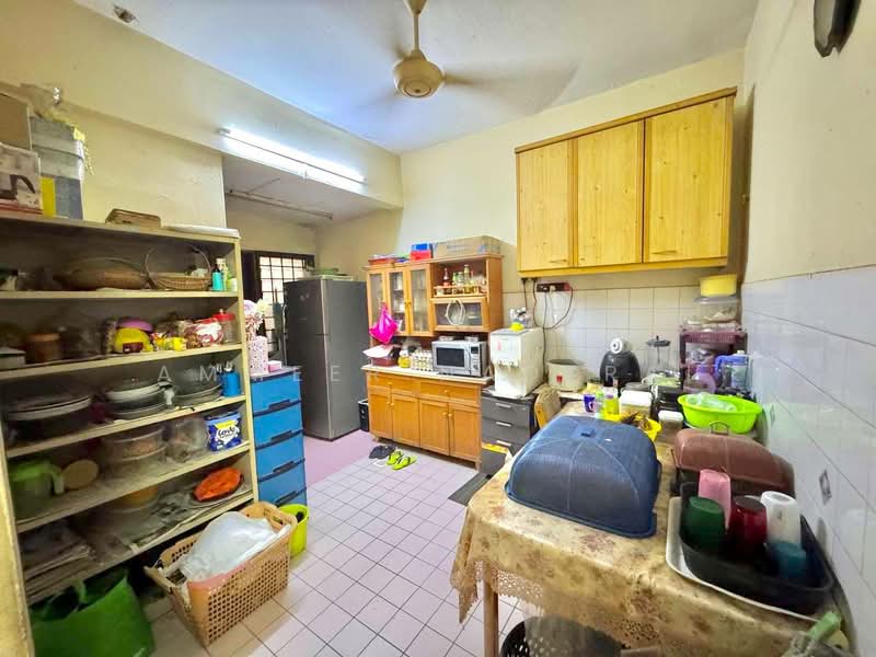 2-storey Terraced House for Sale in Taman Bukit Mewah (Kajang) - Ammeer Nadzrai - Kitchen - PropertyGuru.com.my