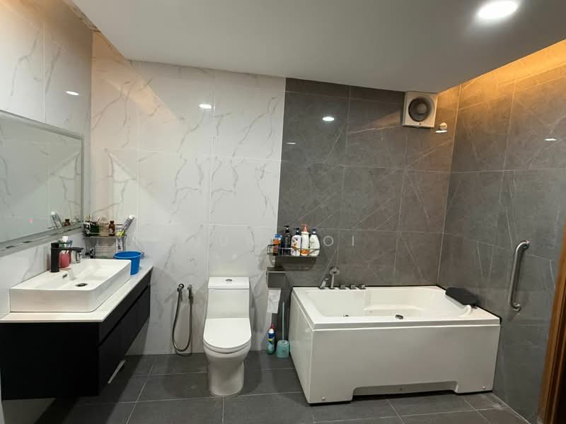 Rumah Berkembar untuk Dijual di George Town (Penang) - Jun Ooi - Bathroom - PropertyGuru.com.my