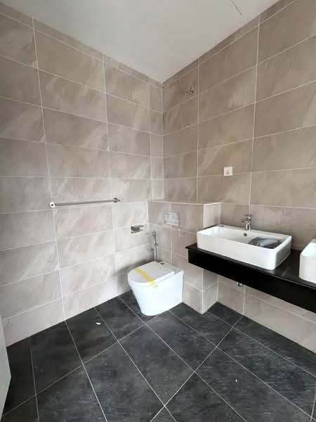 Semi-Detached House for Sale in Taman Sutera Utama (Skudai) - Karl Lim - Bathroom - PropertyGuru.com.my