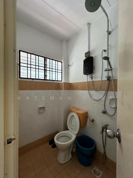 2-storey Terraced House for Sale in Sungai Buloh (Selangor) - Hazeman Omar - Bathroom - PropertyGuru.com.my