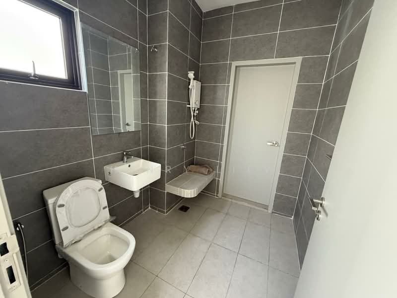 Semi-Detached House for Sale in Cyber 10 (Cyberjaya) - Henry Liew - Bathroom - PropertyGuru.com.my
