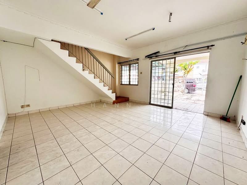 Rumah Teres 2 Tingkat untuk Dijual di TAMAN PUCHONG UTAMA (Puchong) - Hann . - Living Room - PropertyGuru.com.my