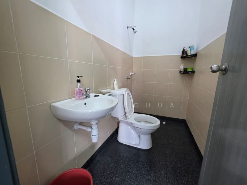 2.5-storey Terraced House for Sale in Skudai (Johor) - Jacob Chua - Bathroom - PropertyGuru.com.my