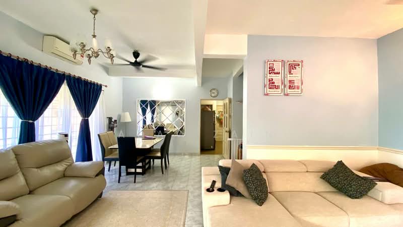 Rumah Teres 2 Tingkat untuk Dijual di Seksyen 7 (Shah Alam) - Adaw Zain - Living Room - PropertyGuru.com.my