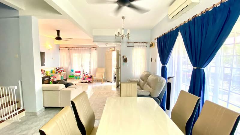 Rumah Teres 2 Tingkat untuk Dijual di Seksyen 7 (Shah Alam) - Adaw Zain - Living Room - PropertyGuru.com.my