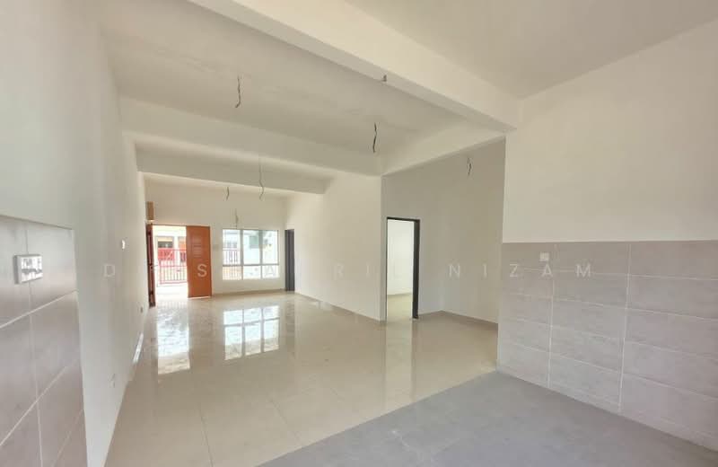 Rumah Berkembar untuk Dijual di Klang (Selangor) - Dr Shahril Nizam - Living Room - PropertyGuru.com.my