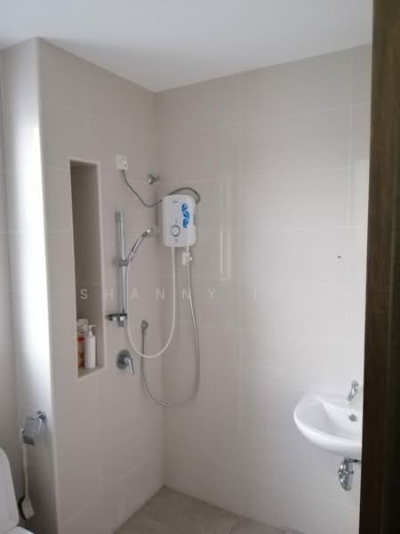 Rumah Berkembar untuk Dijual di Bandar Sungai Long (Selangor) - Shanny Tan - Bathroom - PropertyGuru.com.my