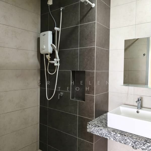 Servis Apartment untuk Disewa di Luminari - Sr. Helen Teoh - Bathroom - PropertyGuru.com.my