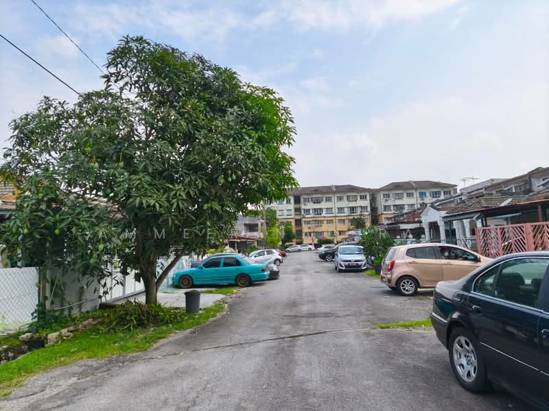 Rumah Teres 1 Tingkat untuk Dijual di Taman Saga (Ampang) - Ammeer Nadzrai - Exterior - PropertyGuru.com.my
