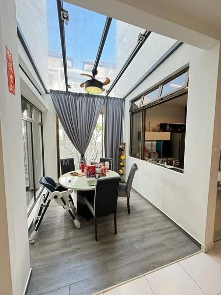 Rumah Kluster untuk Dijual di Setia Tropika (Johor Bahru) - Edmond Tang - Dining Room - PropertyGuru.com.my