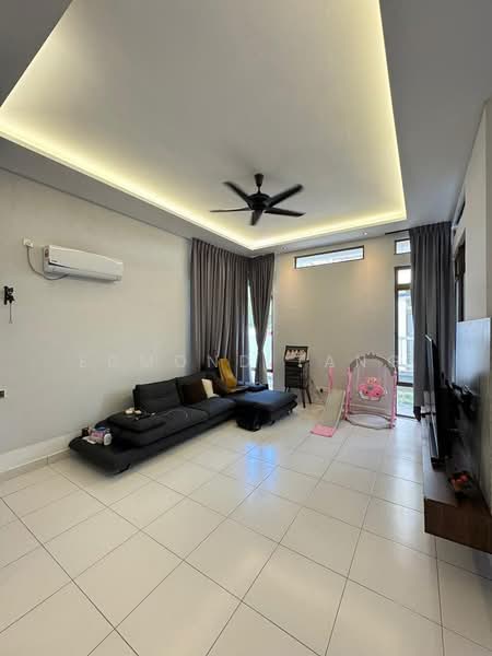 Rumah Kluster untuk Dijual di Setia Tropika (Johor Bahru) - Edmond Tang - Living Room - PropertyGuru.com.my