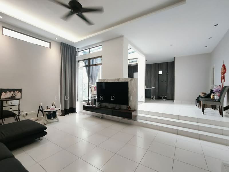 Rumah Kluster untuk Dijual di Setia Tropika (Johor Bahru) - Edmond Tang - Living Room - PropertyGuru.com.my