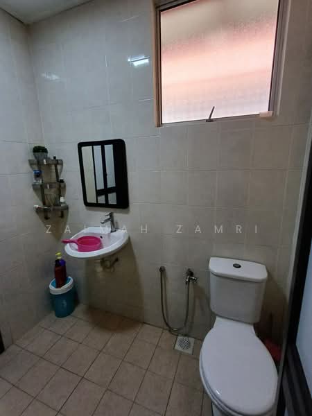 2-storey Terraced House for Rent in Alam Budiman (Shah Alam) - Zaimah Zamri - Bathroom - PropertyGuru.com.my