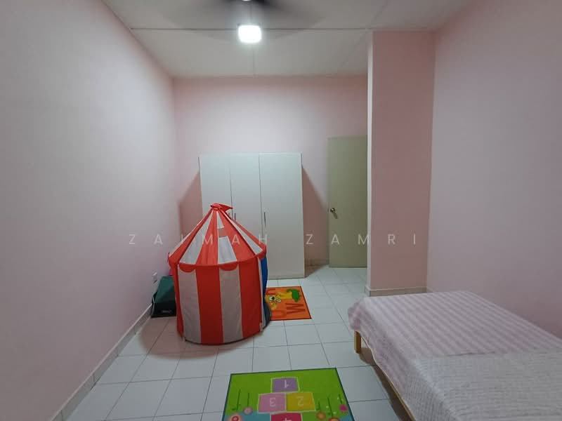 2-storey Terraced House for Rent in Alam Budiman (Shah Alam) - Zaimah Zamri - Bedroom - PropertyGuru.com.my