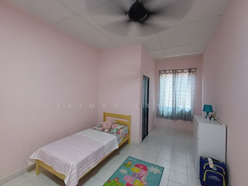 2-storey Terraced House for Rent in Alam Budiman (Shah Alam) - Zaimah Zamri - Bedroom - PropertyGuru.com.my