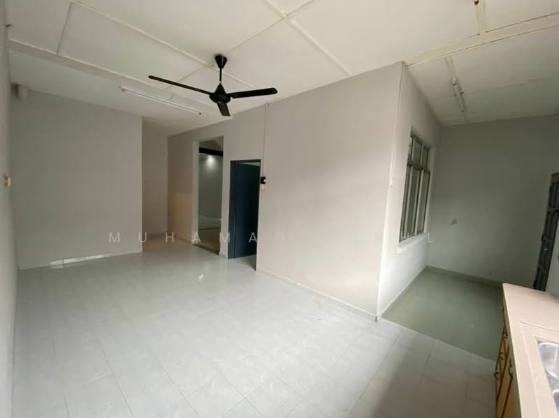 Rumah Teres 1 Tingkat untuk Dijual di Taman Universiti (Skudai) - Muhamad Asrul - kitchen - PropertyGuru.com.my
