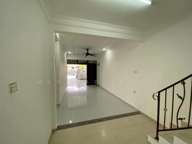 Rumah Teres 1 Tingkat untuk Dijual di Taman Universiti (Skudai) - Muhamad Asrul - Entrance - PropertyGuru.com.my