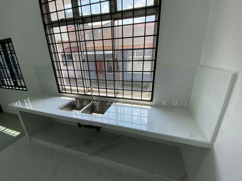 Rumah Teres 1 Tingkat untuk Dijual di Taman Universiti (Skudai) - Muhamad Asrul - Kitchen - PropertyGuru.com.my