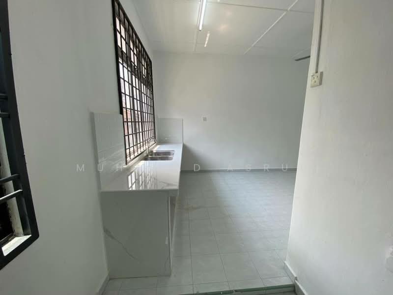 Rumah Teres 1 Tingkat untuk Dijual di Taman Universiti (Skudai) - Muhamad Asrul - Kitchen - PropertyGuru.com.my