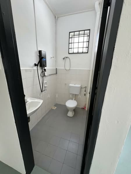 Rumah Teres 1 Tingkat untuk Dijual di Pekan Nanas (Johor) - Max Kan - Bathroom - PropertyGuru.com.my