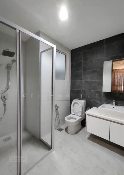 Servis Apartment untuk Dijual di Impiria Residensi Bukit Tinggi Klang - Reilynn Tue - Bathroom - PropertyGuru.com.my