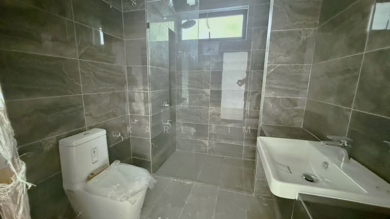 Cluster House for Sale in Taman Impian Emas (Skudai) - Karl Lim - Bathroom - PropertyGuru.com.my