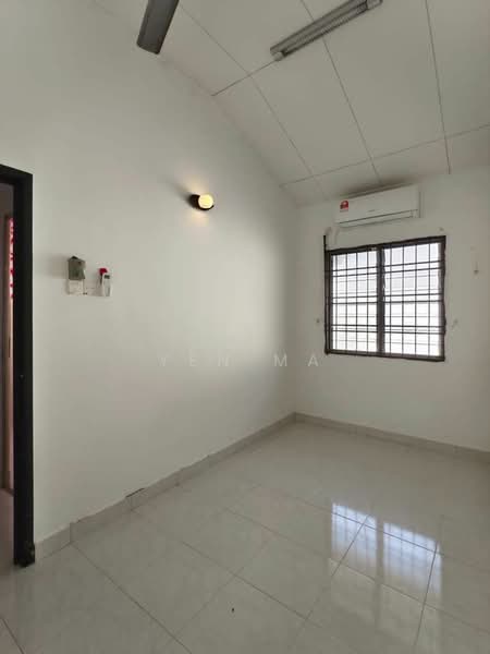 Rumah Teres 1 Tingkat untuk Dijual di Taman Seri Austin (Tebrau) - Yen Ma - Interior - PropertyGuru.com.my