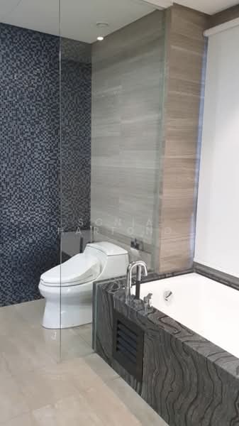 Servis Apartment untuk Disewa di The Sentral Residences - Sonia Hartono - Bathroom - PropertyGuru.com.my
