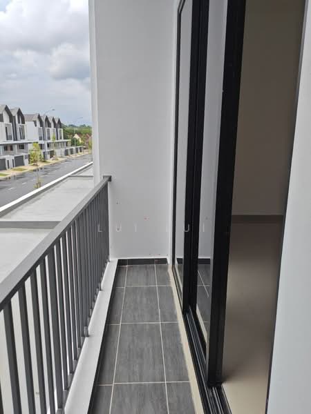 2-storey Terraced House for Sale in Bandar Dato Onn (Tebrau) - Lui Lui - Balcony - PropertyGuru.com.my