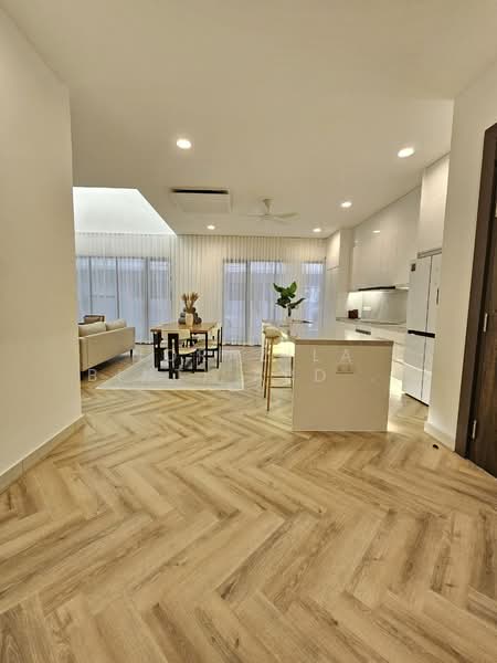 Rumah Berkembar untuk Dijual di Elmina (Shah Alam) - Norazila Binti Abdul Rahim - Living Room - PropertyGuru.com.my