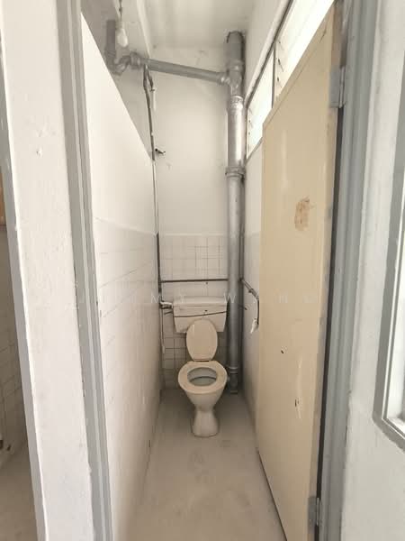 Pangsapuri untuk Dijual di Kota Nibong - Jimmy Wang - Bathroom - PropertyGuru.com.my