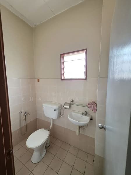 2-storey Terraced House for Sale in Sungai Buloh (Selangor) - SITI KHAIRIYAH JAAFAR - Bathroom - PropertyGuru.com.my