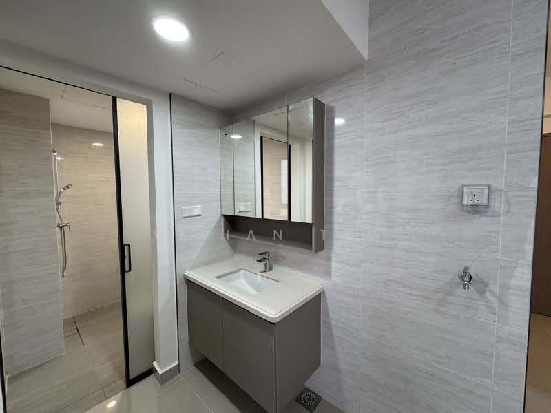 Servis Apartment untuk Disewa di Baron Residence @ Lake City - Vivian Tew - Bathroom - PropertyGuru.com.my