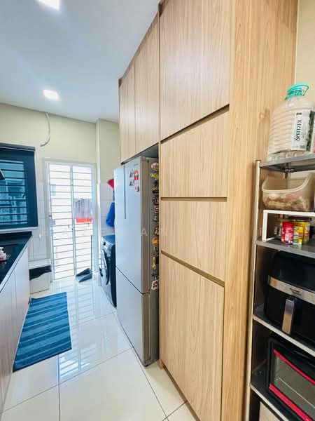 Rumah Teres 2 Tingkat untuk Dijual di Telok Panglima Garang (Selangor) - Hazeman Omar - Kitchen - PropertyGuru.com.my
