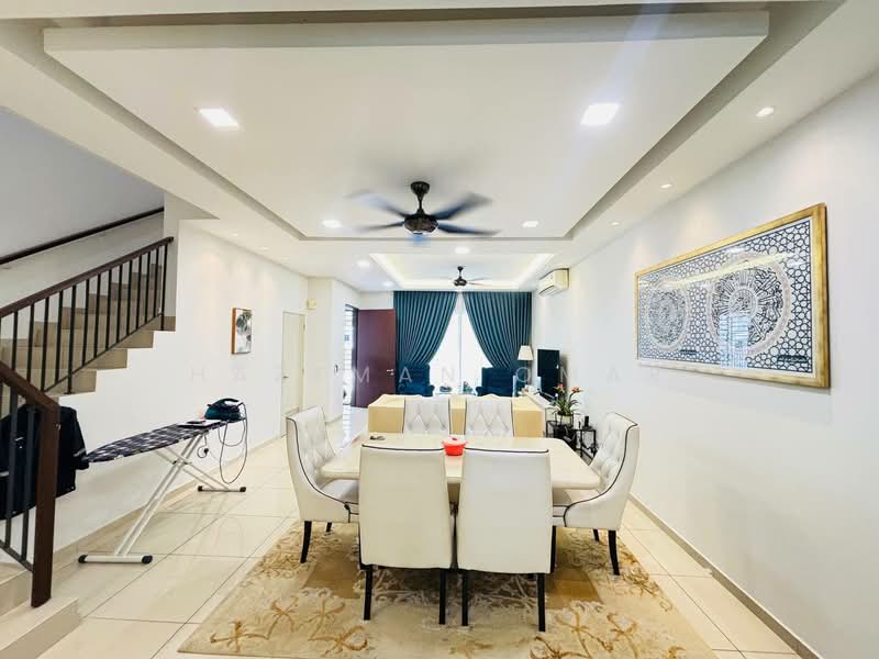 Rumah Teres 2 Tingkat untuk Dijual di Telok Panglima Garang (Selangor) - Hazeman Omar - Dining Room - PropertyGuru.com.my