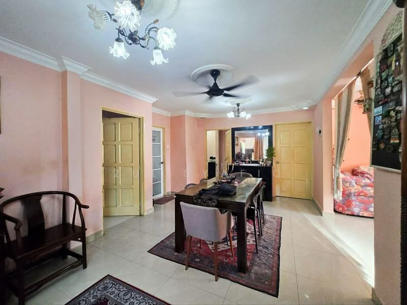 Rumah Teres 2 Tingkat untuk Dijual di Taman Equine (Seri Kembangan) - Zul Syafiq - Living Room - PropertyGuru.com.my